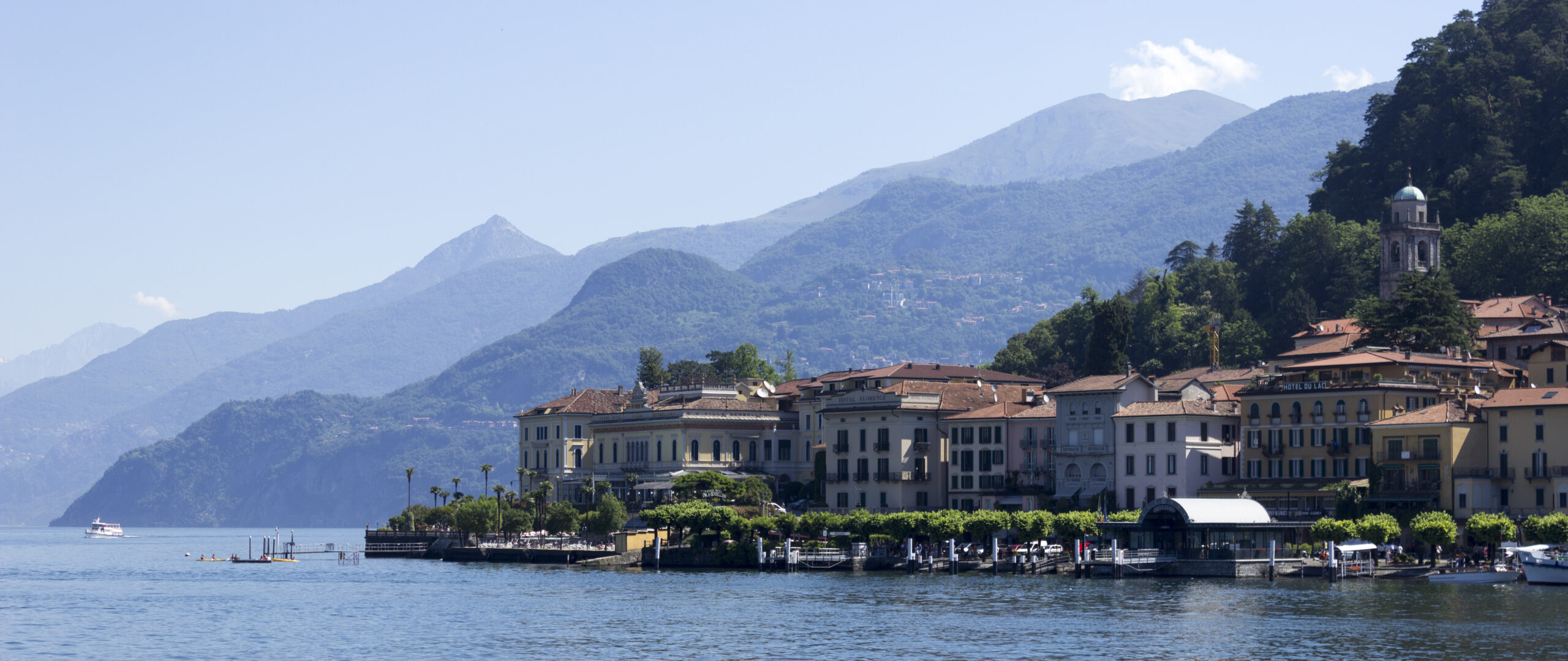 Bellagio_-_Coast_from_Lake_Como