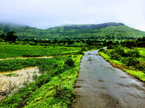 places to visit near mumbai during monsoon