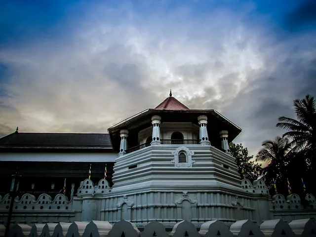 Gangaramaya Temple