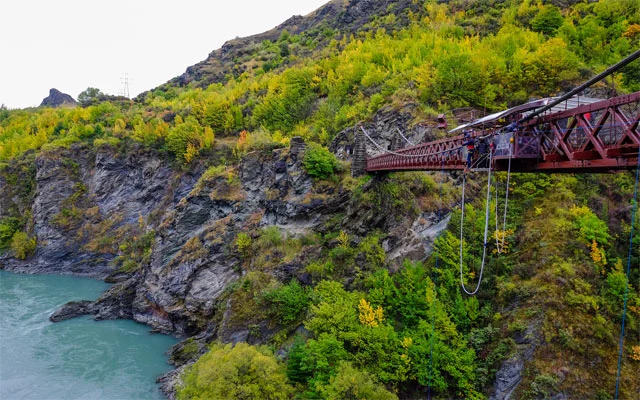 Kawarau-Bridge-New-Zealand
