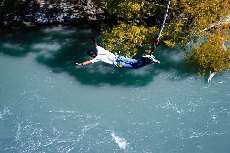 Bungee-jumping