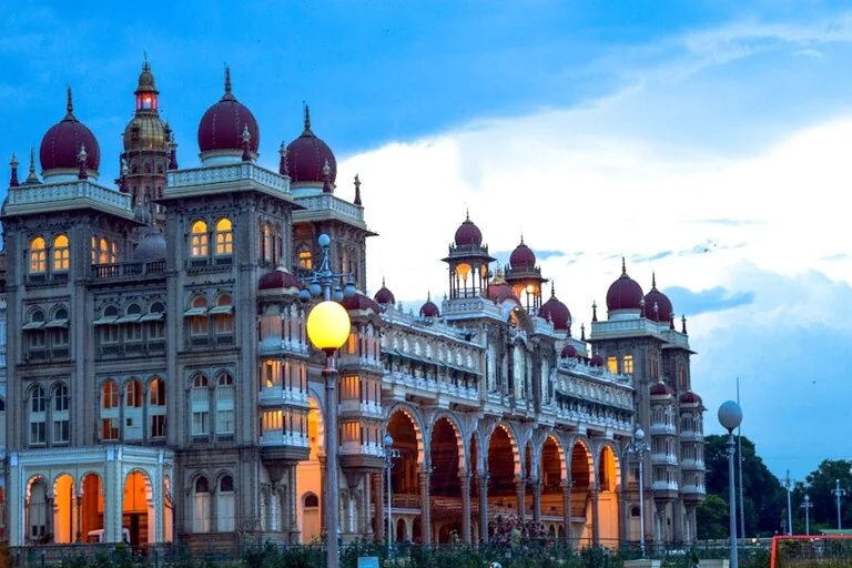 Scenic-view-of-Mysore-Palace-during-Evening