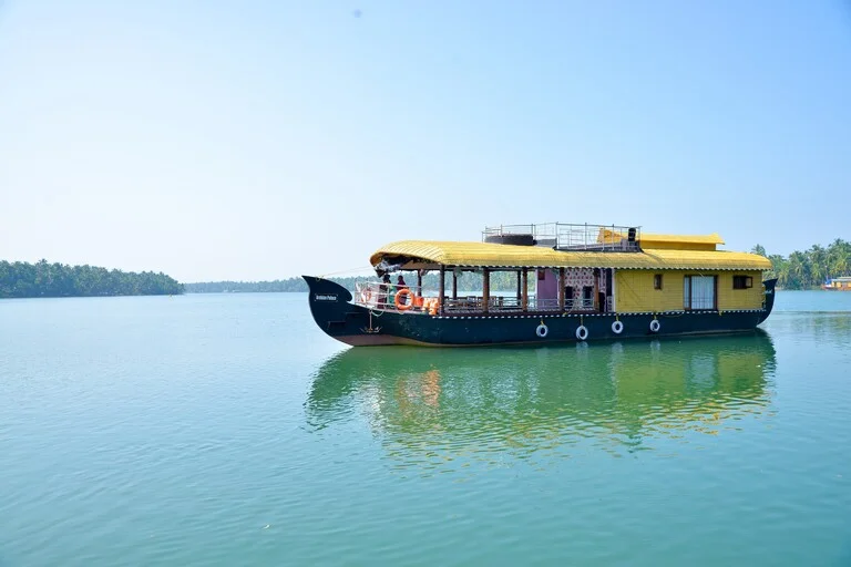 Kerala-Houseboat