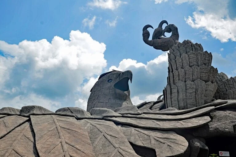 Sculpture-of-Jatayu