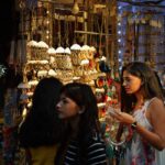 5 Best Places for Street Shopping in Mumbai