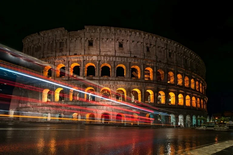 Night-View-of-The-Colosseums