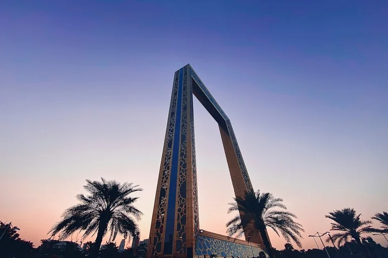 dubai-frame