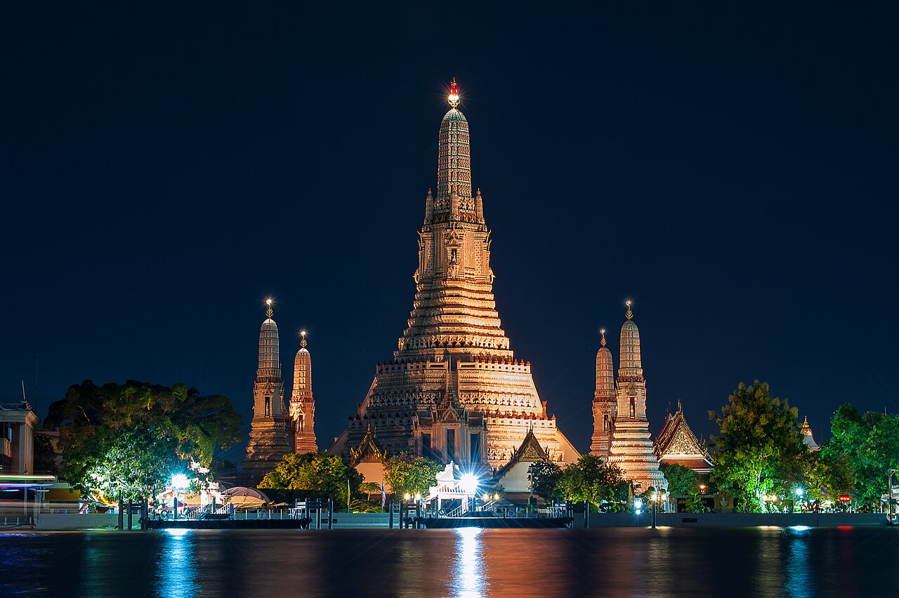 Wat Arun (Temple of Dawn)