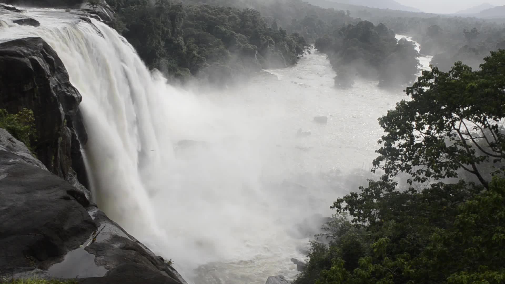 Athirapilly Falls