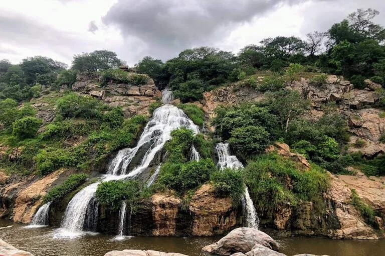 Chunchi Falls: Cascading Beauty