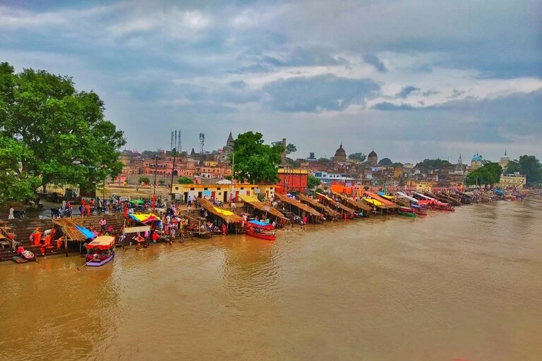 Sarayu-River-Ghat